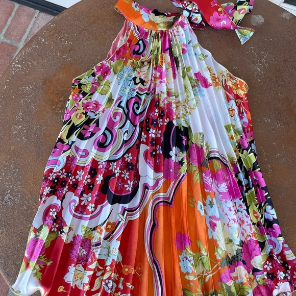 Beautiful vtg floral print pleated halter blouse / fits size xs to s - Picture 6 of 6